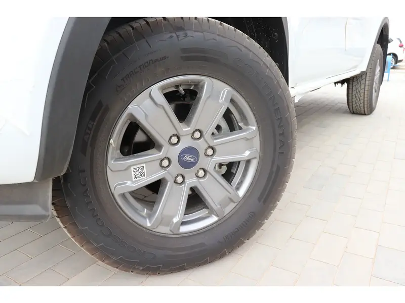Discover undefined undefined Exterior Interior Images.Find all aspects and details of cars.