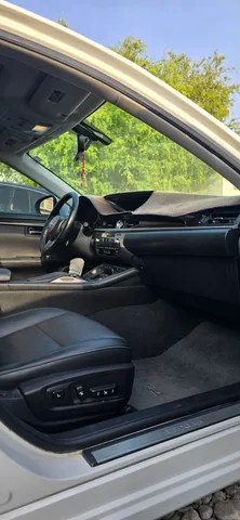 Lexus ES 350 4 door 3.5L 2016