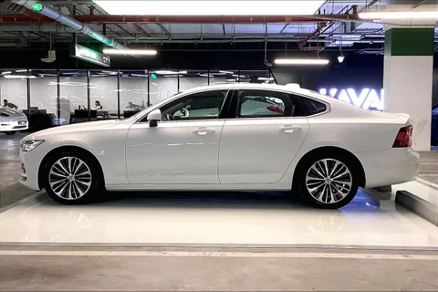 Discover undefined undefined Exterior Interior Images.Find all aspects and details of cars.