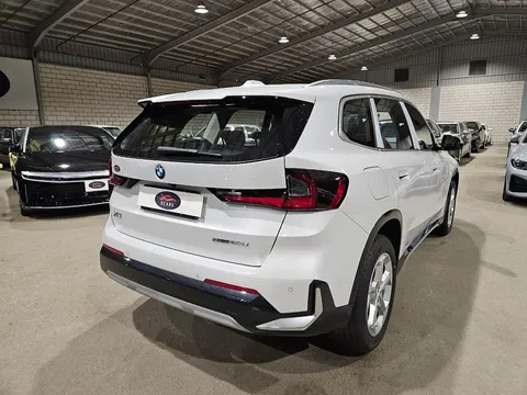 Discover undefined undefined Exterior Interior Images.Find all aspects and details of cars.