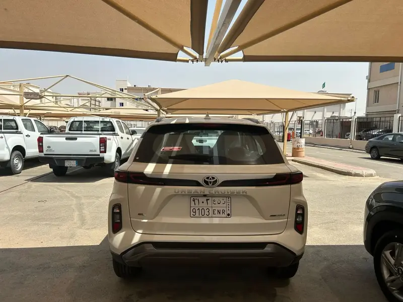 Discover undefined undefined Exterior Interior Images.Find all aspects and details of cars.