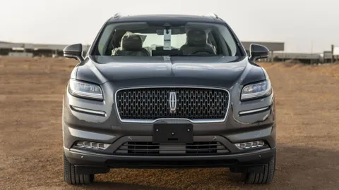 Discover undefined undefined Exterior Interior Images.Find all aspects and details of cars.