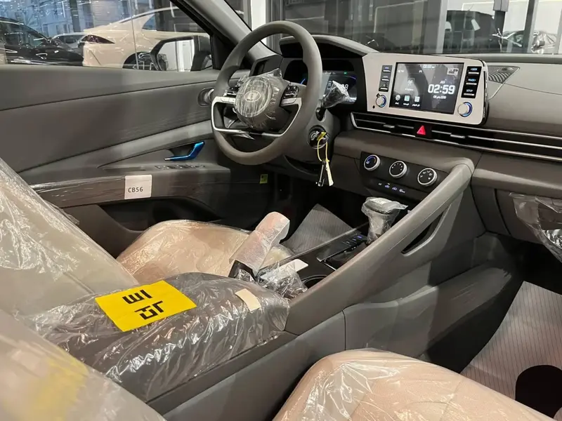 Hyundai Elantra 2025