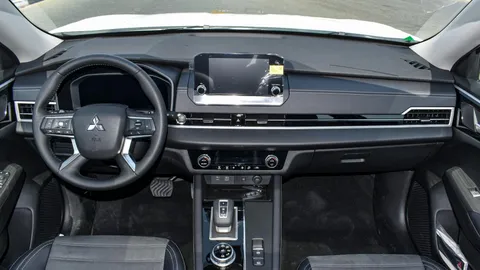 New Mitsubishi Outlander 2.5L GLX High Line AWD 2025