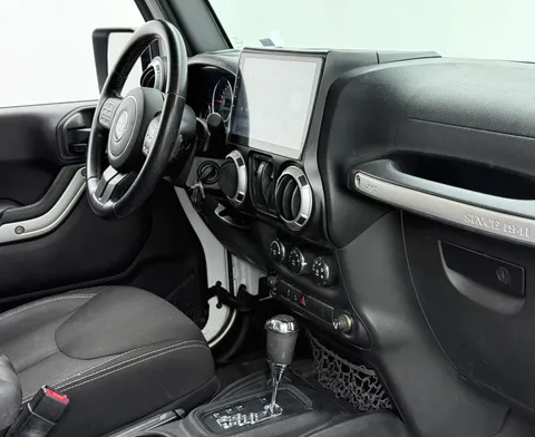 Jeep Wrangler 3.6L V6 Sahara 2-Door 2015