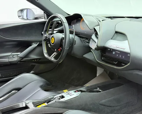 Ferrari SF90 Stradale 4.0T V8 Plug-in-Hybrid 2021