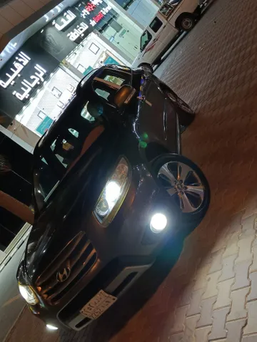 Discover undefined undefined Exterior Interior Images.Find all aspects and details of cars.