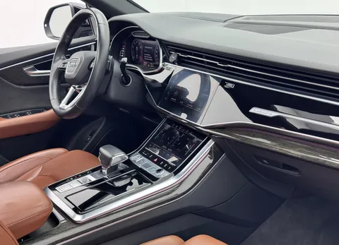 Audi Q8 55 TFSI S-Line quattro 340 HP 2019