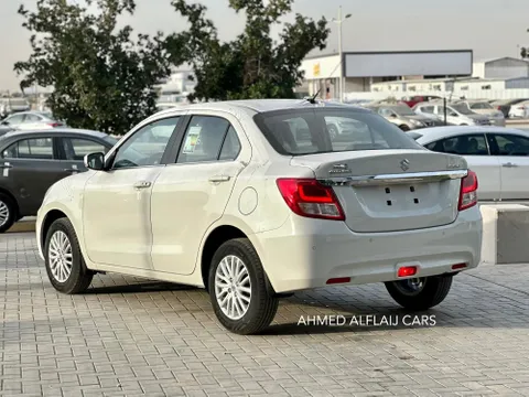 Discover undefined undefined Exterior Interior Images.Find all aspects and details of cars.