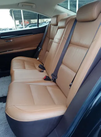 Lexus ES 350 4 door 3.5L 2017