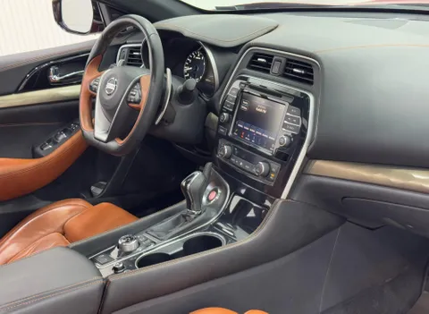 Nissan Maxima SR 2022