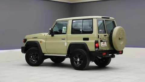 Discover undefined undefined Exterior Interior Images.Find all aspects and details of cars.