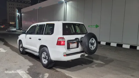 Discover undefined undefined Exterior Interior Images.Find all aspects and details of cars.