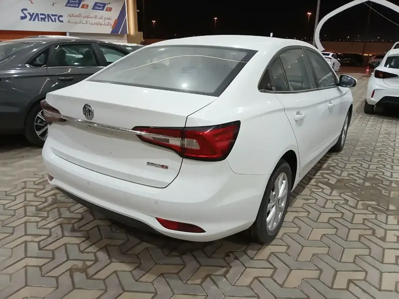 Discover undefined undefined Exterior Interior Images.Find all aspects and details of cars.
