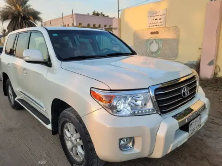 toyota toyota-land-cruiser image Toyota Land Cruiser 2012