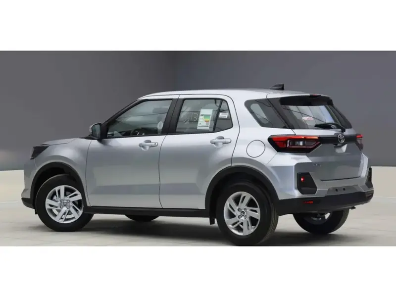 Discover undefined undefined Exterior Interior Images.Find all aspects and details of cars.