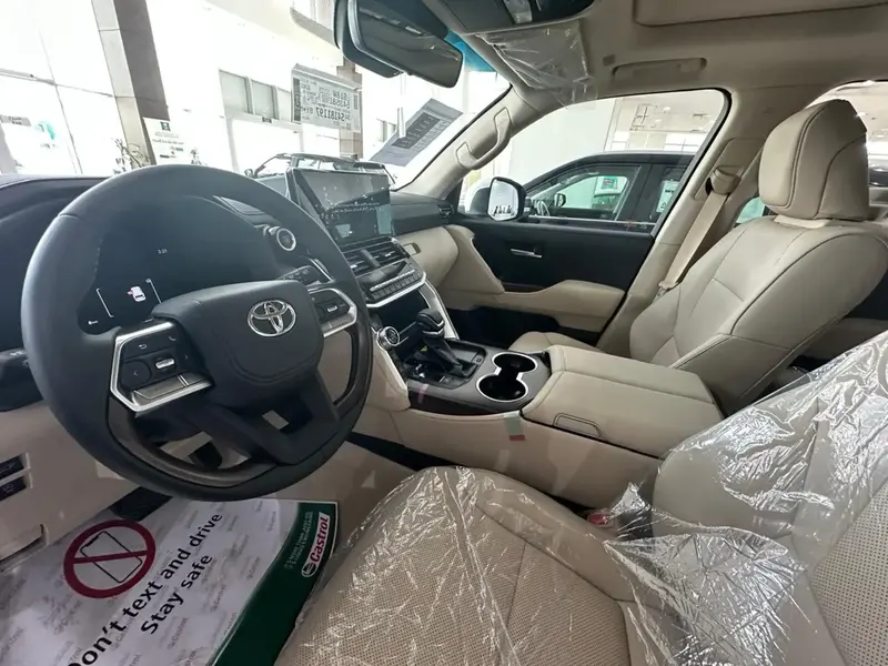 Toyota Land Cruiser Wagon 2025
