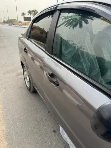 استكشف undefined undefined الصور الخارجية والداخلية. اكتشف جميع جوانب وتفاصيل السيارات.