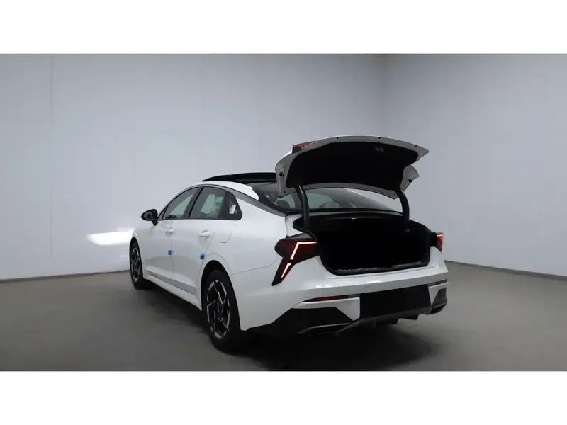 Discover undefined undefined Exterior Interior Images.Find all aspects and details of cars.