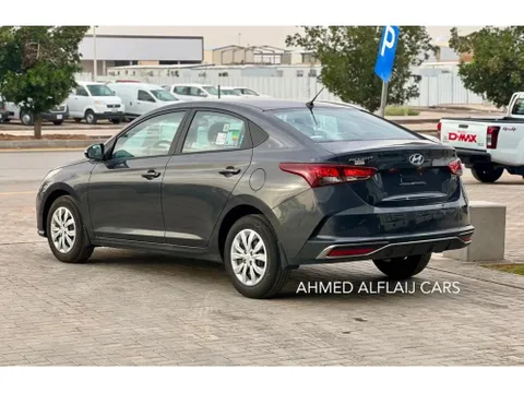 Discover undefined undefined Exterior Interior Images.Find all aspects and details of cars.