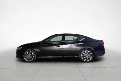 Nissan Altima 2023