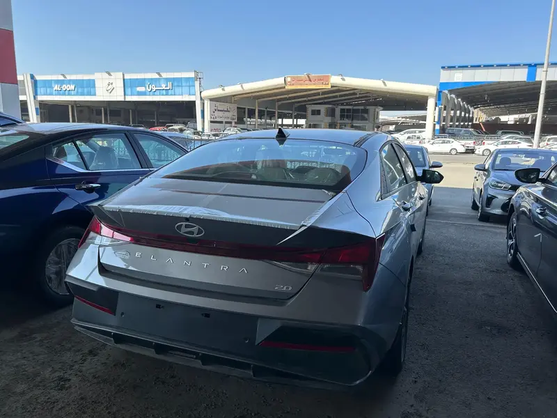 Hyundai Elantra 2025