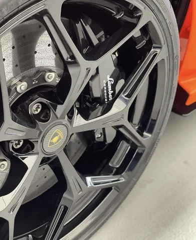 New Lamborghini Revuelto 6.5T V12 HPEV 2024