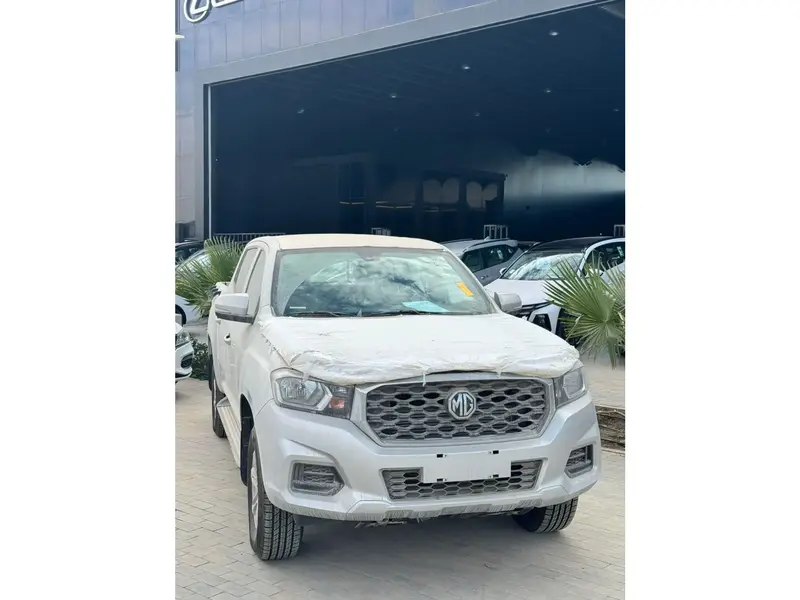 Discover undefined undefined Exterior Interior Images.Find all aspects and details of cars.