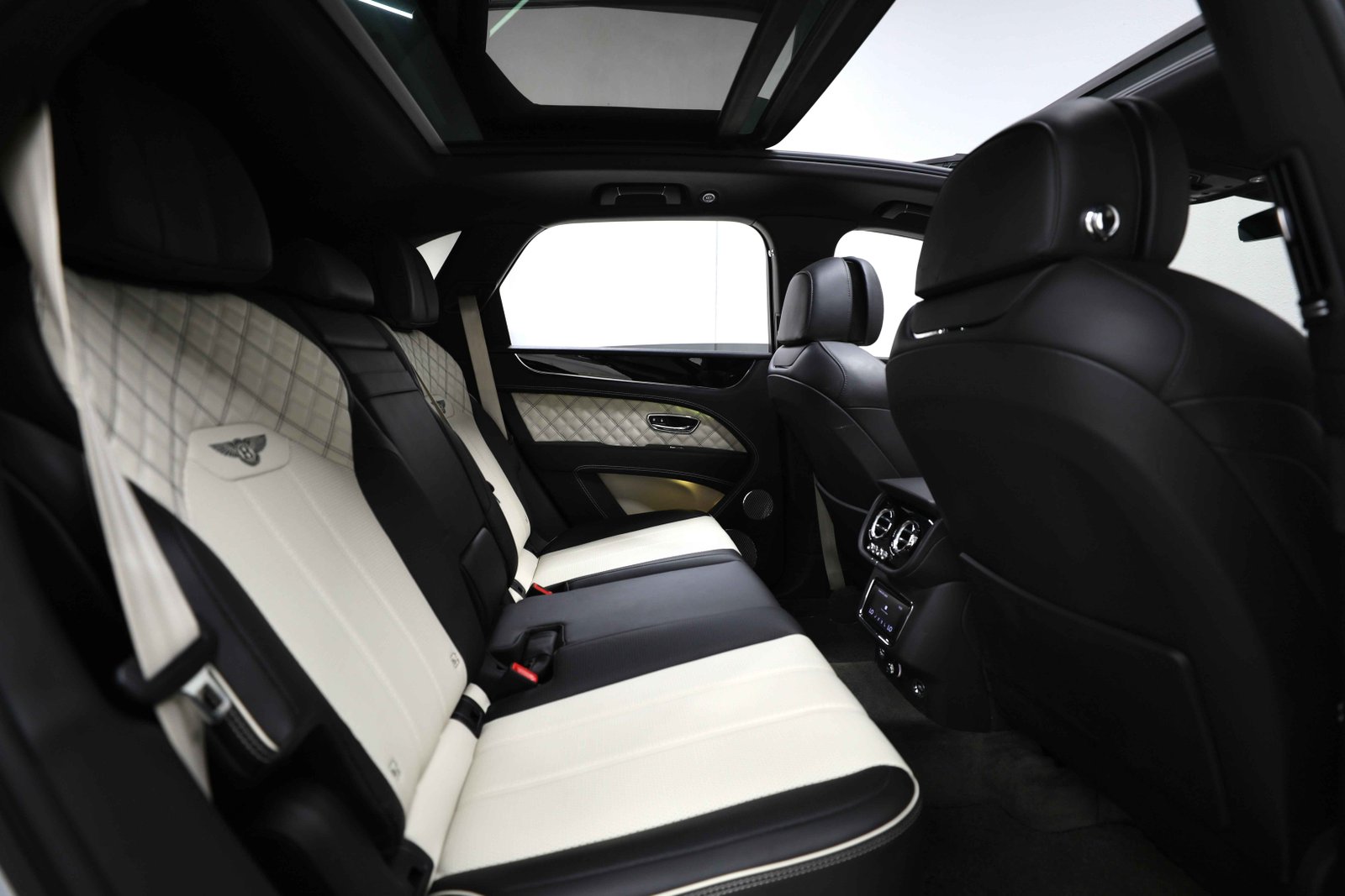 Speed ! Perfect Condition | Service Contract plus 3 Years Warranty | V8