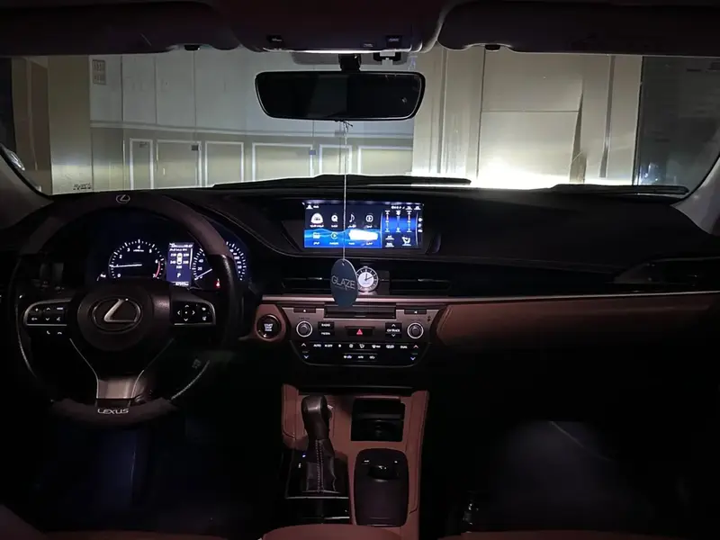 Lexus ES 2018
