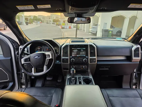 Ford F-150 5.0L Lariat FX4 2015