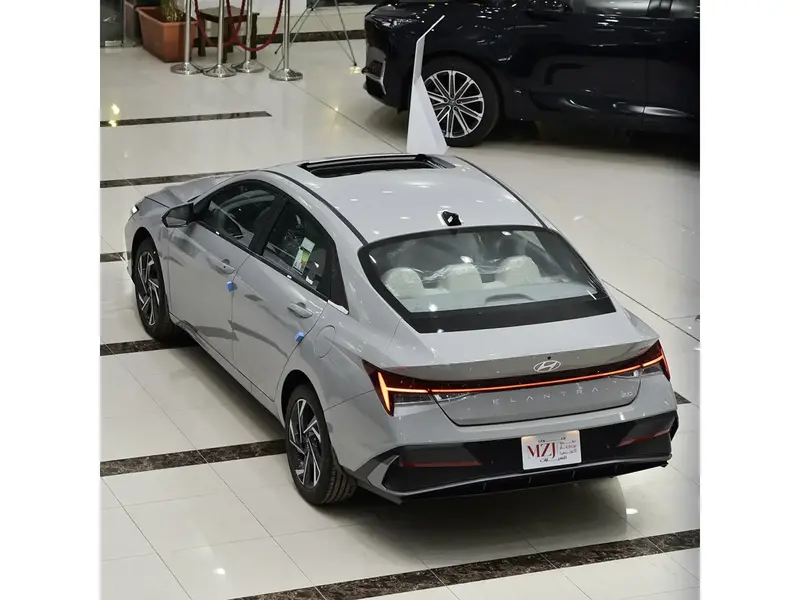 Hyundai Elantra 2025