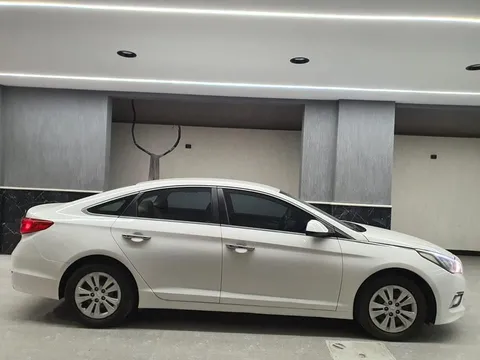 Discover undefined undefined Exterior Interior Images.Find all aspects and details of cars.