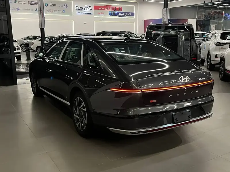 Discover undefined undefined Exterior Interior Images.Find all aspects and details of cars.
