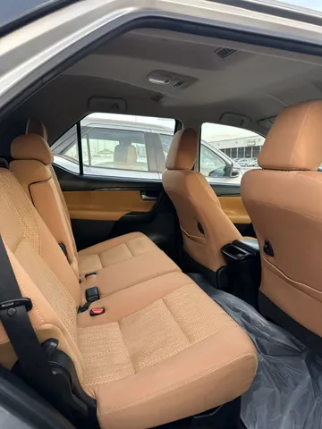 Discover undefined undefined Exterior Interior Images.Find all aspects and details of cars.