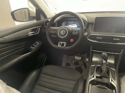 Discover undefined undefined Exterior Interior Images.Find all aspects and details of cars.