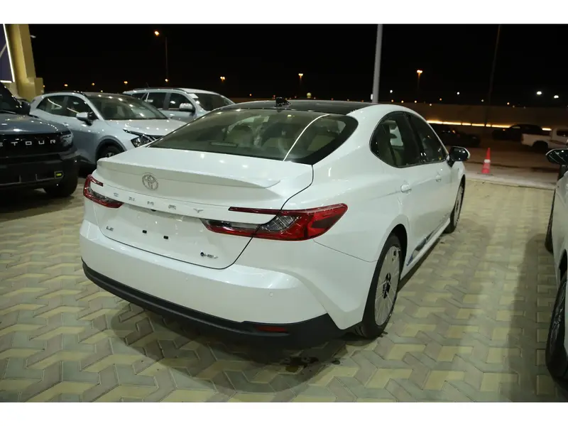 Toyota Camry 2025