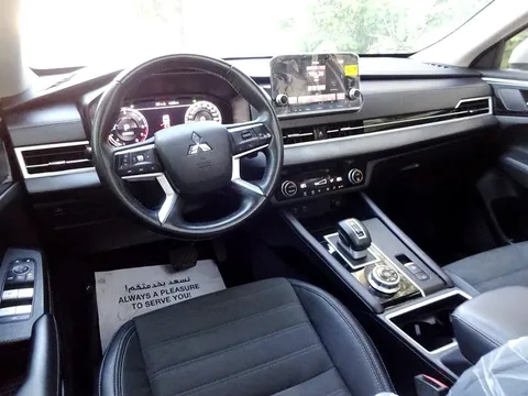 Discover undefined undefined Exterior Interior Images.Find all aspects and details of cars.