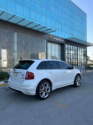 Discover undefined undefined Exterior Interior Images.Find all aspects and details of cars.