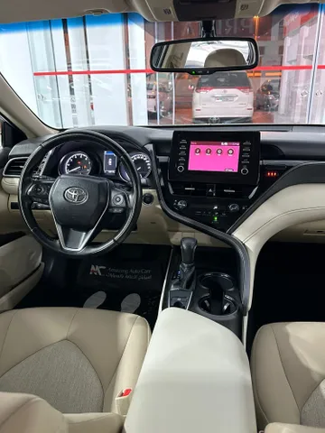 Toyota Camry 2.5L GLE 204 HP 2021