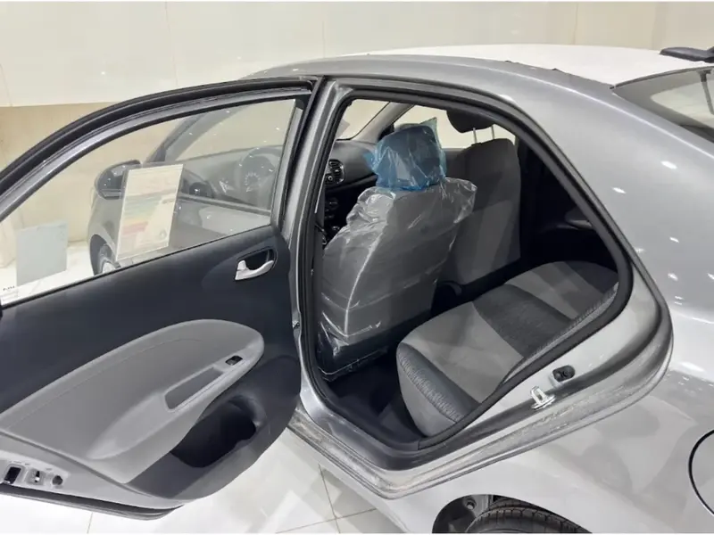 Discover undefined undefined Exterior Interior Images.Find all aspects and details of cars.