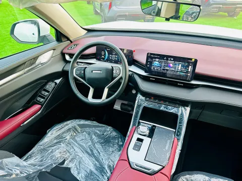 Discover undefined undefined Exterior Interior Images.Find all aspects and details of cars.
