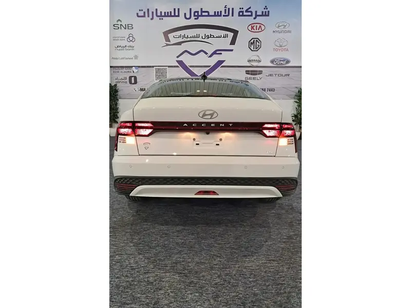 Discover undefined undefined Exterior Interior Images.Find all aspects and details of cars.