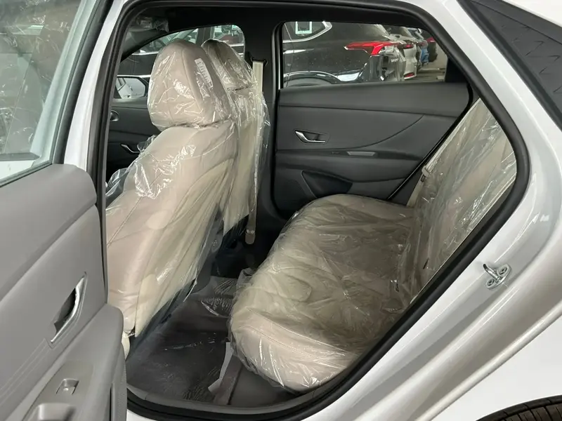 Hyundai Elantra 2025