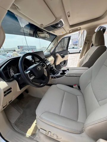 Discover undefined undefined Exterior Interior Images.Find all aspects and details of cars.