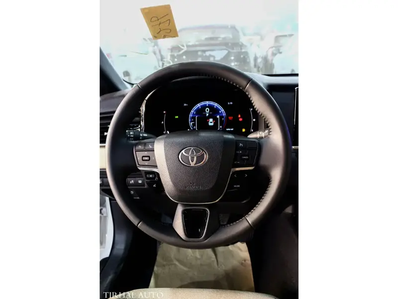 Toyota Camry 2025