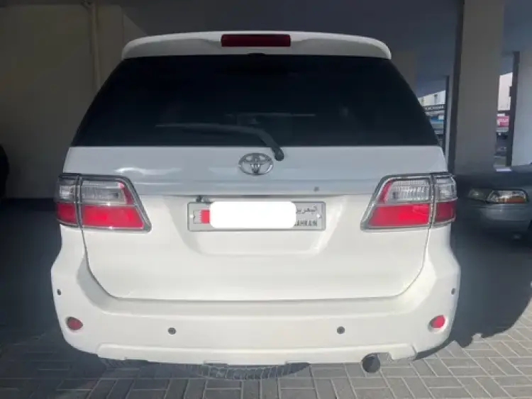 toyota toyota-fortuner image Toyota Fortuner 2.7L (4X4) 2010