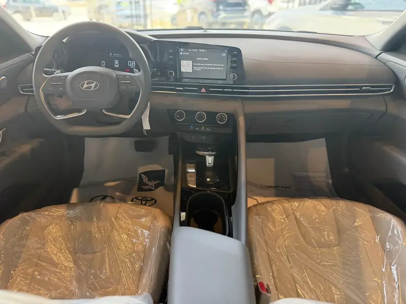 Hyundai Elantra 2025