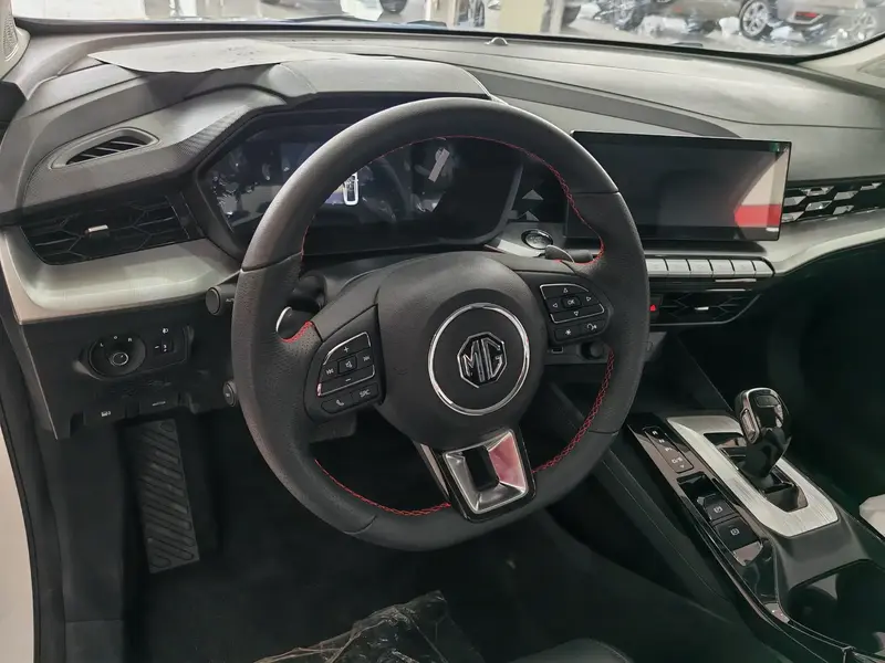 Discover undefined undefined Exterior Interior Images.Find all aspects and details of cars.