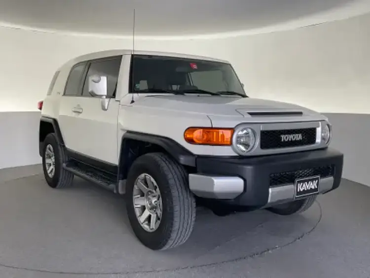 toyota fj-cruiser image Toyota FJ Cruiser 2018